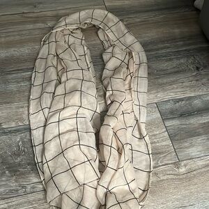 Women’s lightweight cream and black windowpane scarf / wrap
